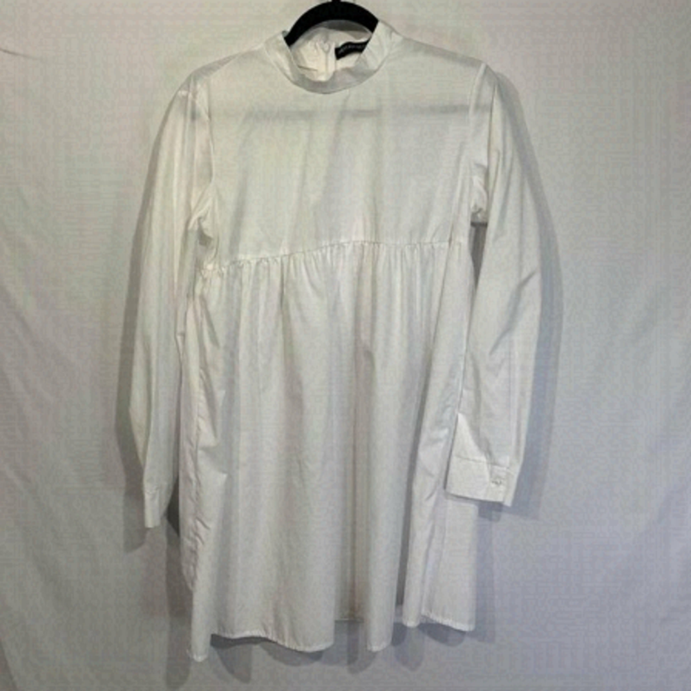 WOMAN’S white dress shirt tunic dress. Size 8. Back zipper. New condition.